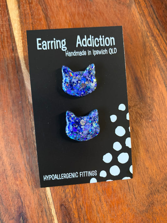 Blue 20mm glitter kitty studs